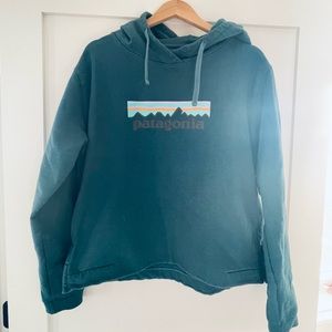 Like New Women’s Patagonia Pullover Hooded Sweatshirt